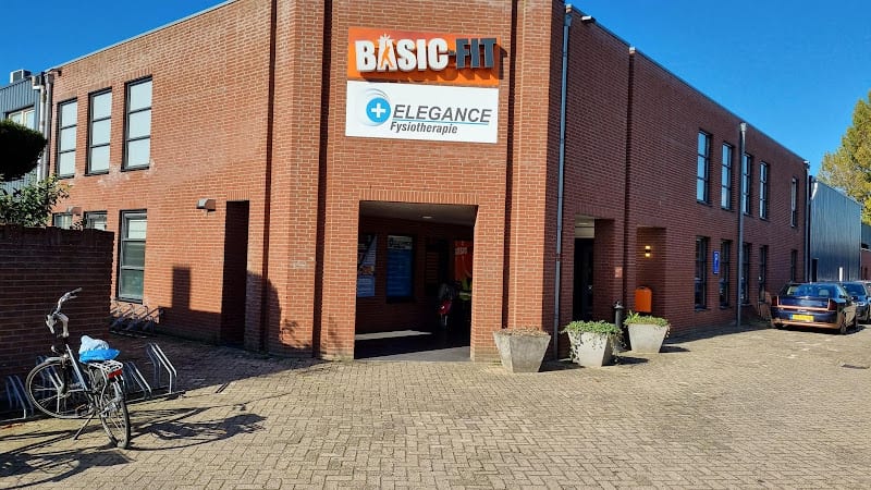 Sportschool Basic-Fit 24/7 Waalwijk Industrieweg in Waalwijk