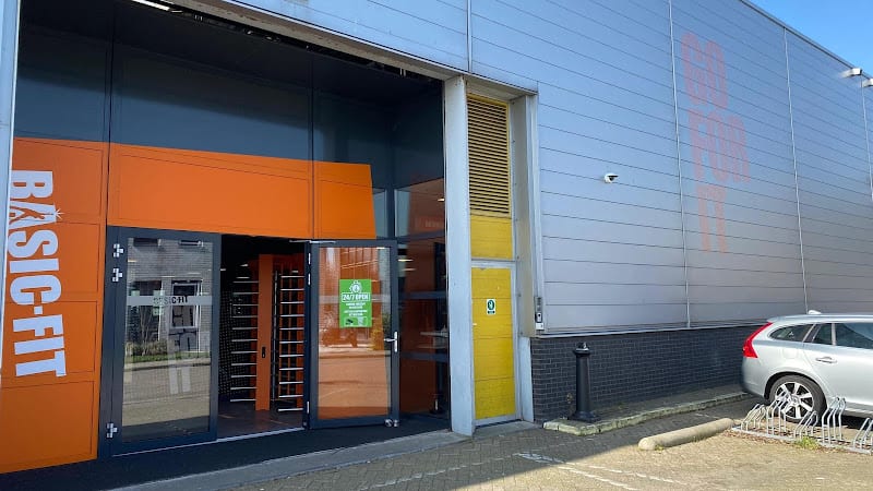 Sportschool Basic-Fit 24/7 Zoetermeer Van Heuven Goedhartplein in Zoetermeer